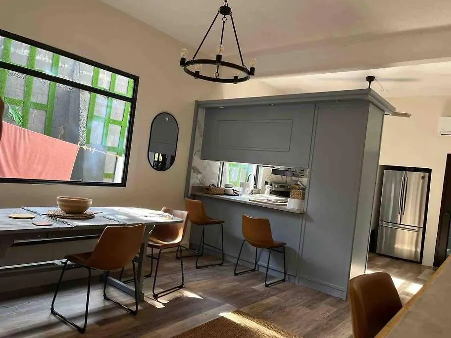 Private Rooms In Duplex Home W 4 Baths Fq Beds 1-3Ppl サンジョアン ホームステイ