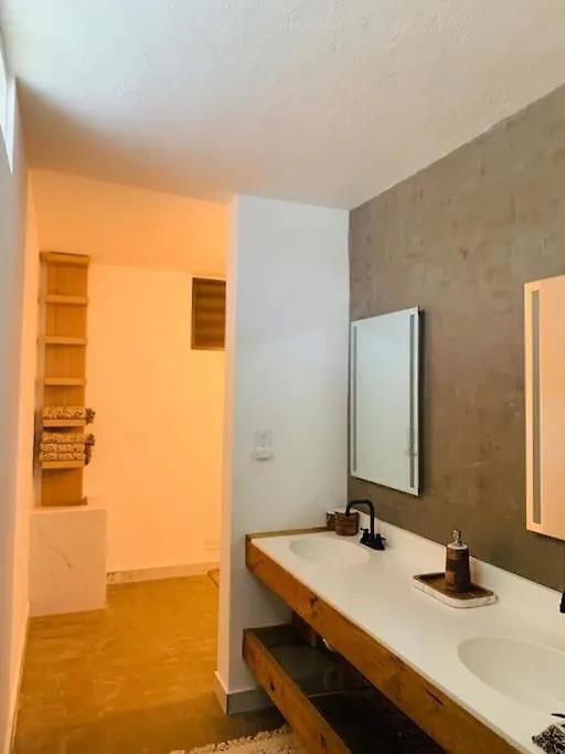 Private Rooms In Duplex Home W 4 Baths Fq Beds 1-3Ppl サンジョアン