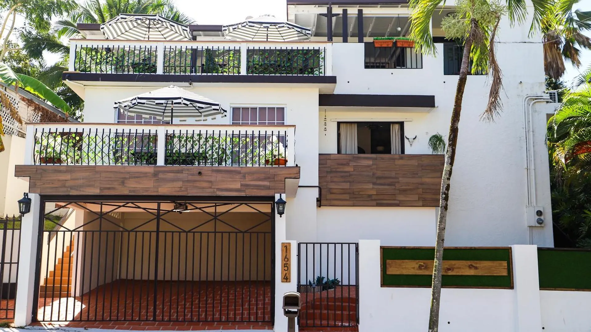 ホームステイ Private Rooms In Duplex Home W 4 Baths Fq Beds 1-3Ppl サンジョアン プエルトリコ